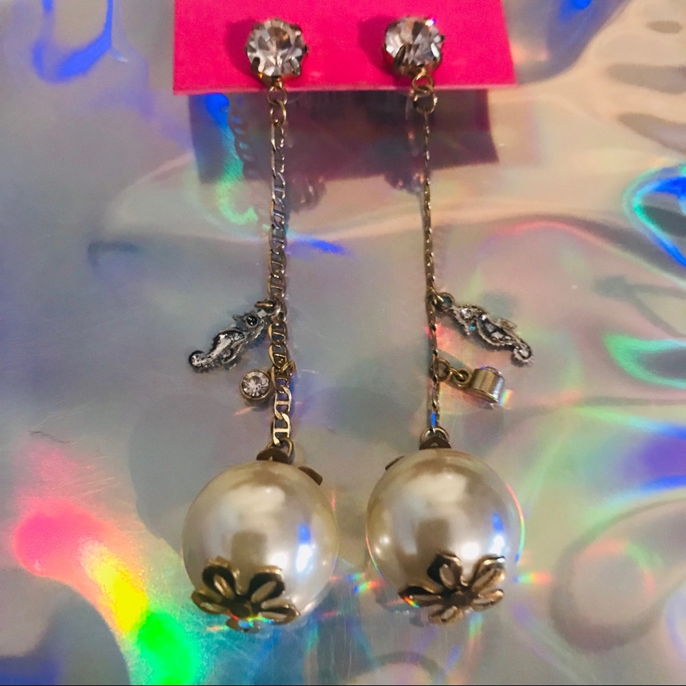Betsey Johnson long pearl seahorse mermaid earrings vtg chain drop nautical sexy